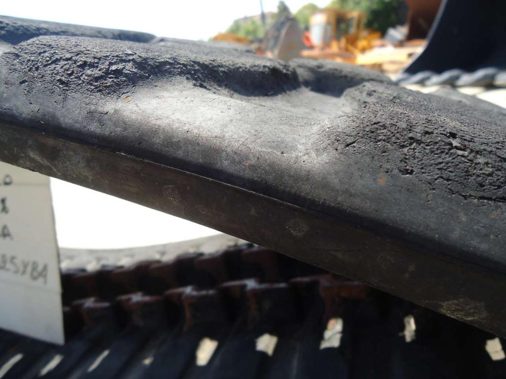 Rubber tracks Photo 3