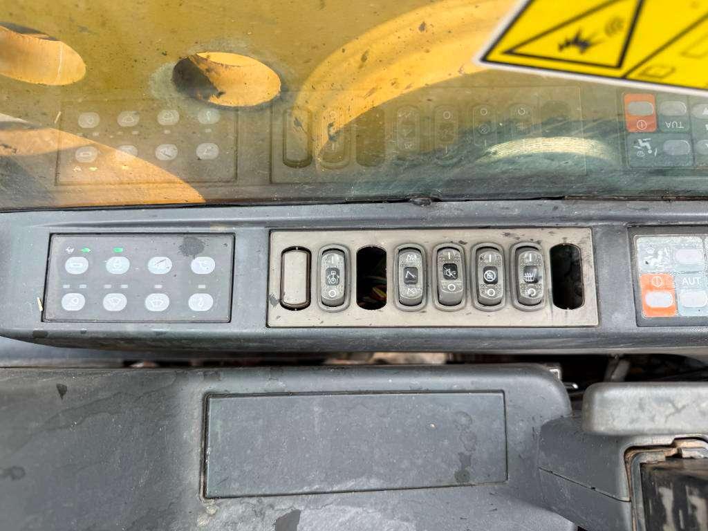 Caterpillar 325DLN - Automatic Greasing / Quick Coupler Photo 10
