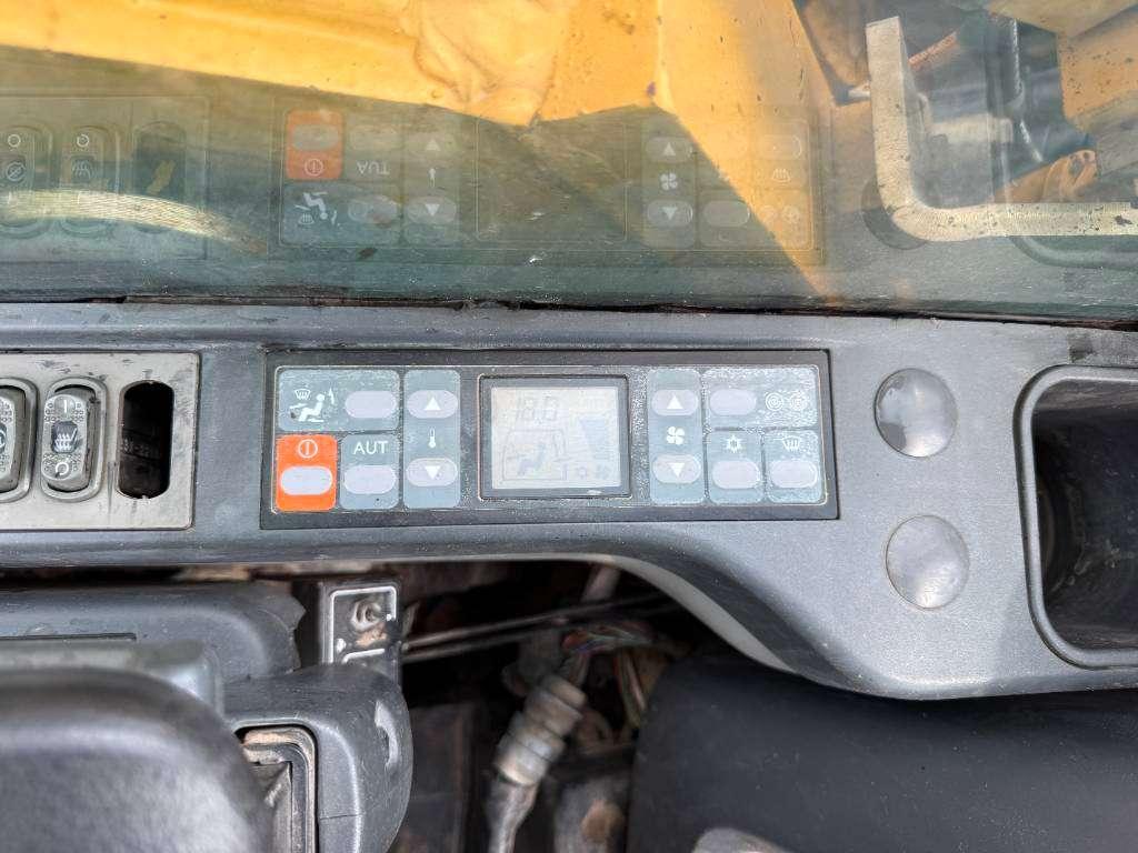 Caterpillar 325DLN - Automatic Greasing / Quick Coupler Photo 11