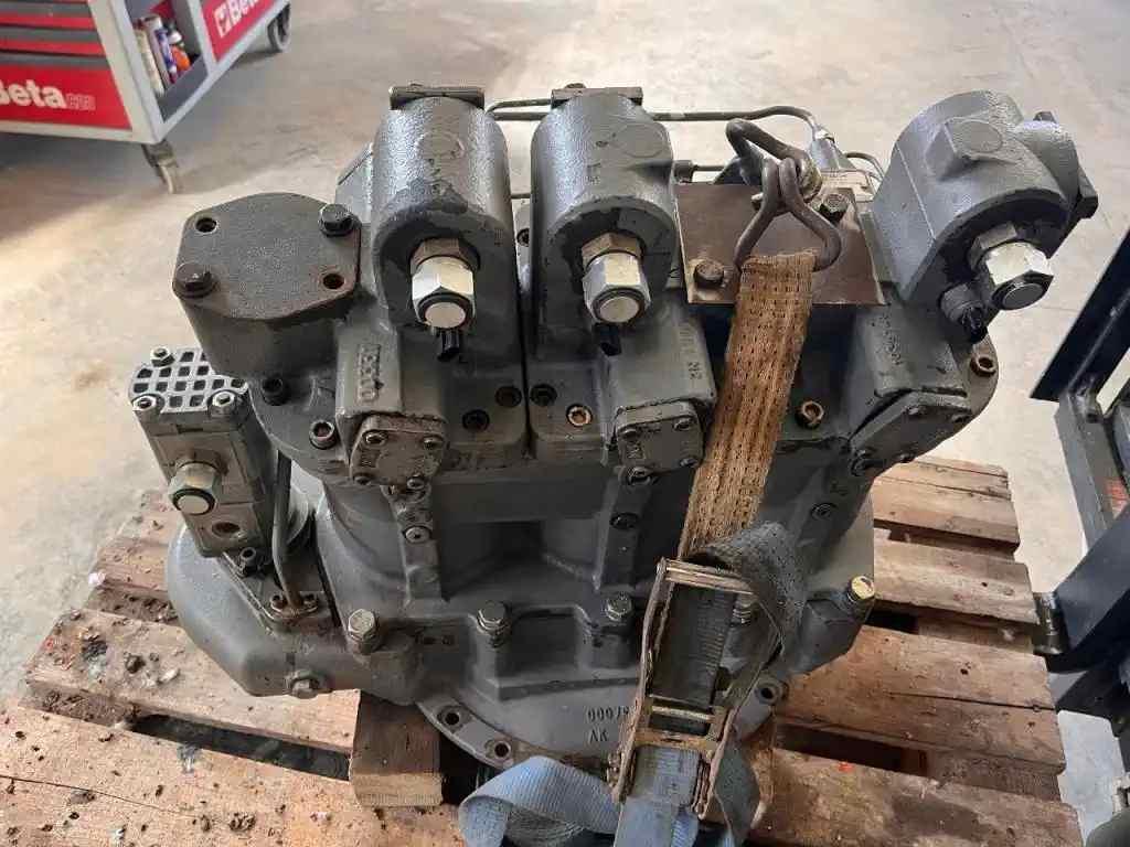 Fiat Hitachi HPV 145JX-28 Photo 3