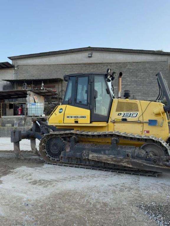 New Holland D180 Photo 10