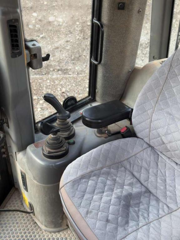 New Holland D180 Photo 14