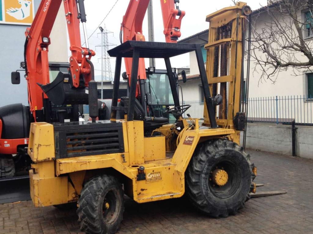 Diesel forklift truck Photo 4