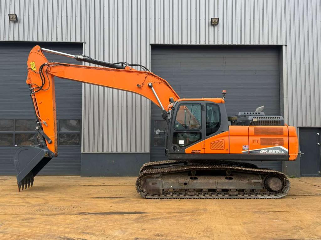 Doosan DX225LC-7 Photo 1
