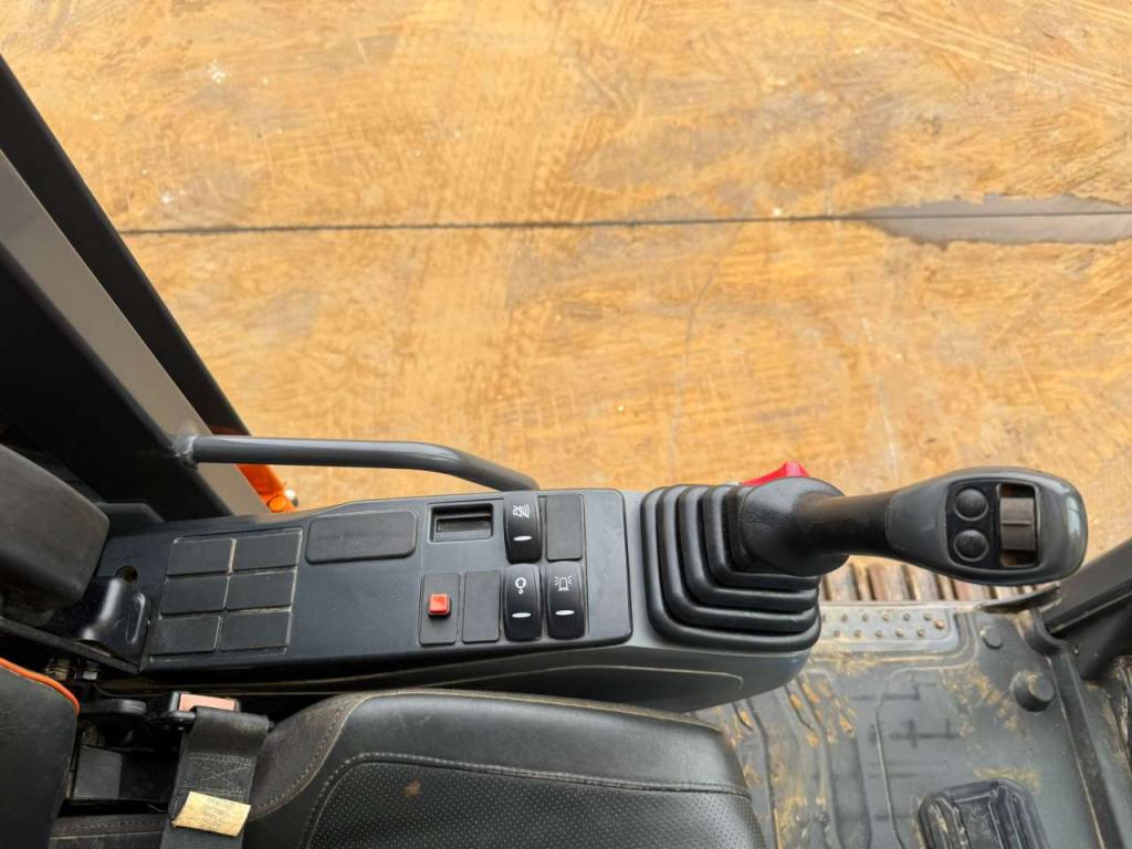 Doosan DX225LC-7 Photo 24