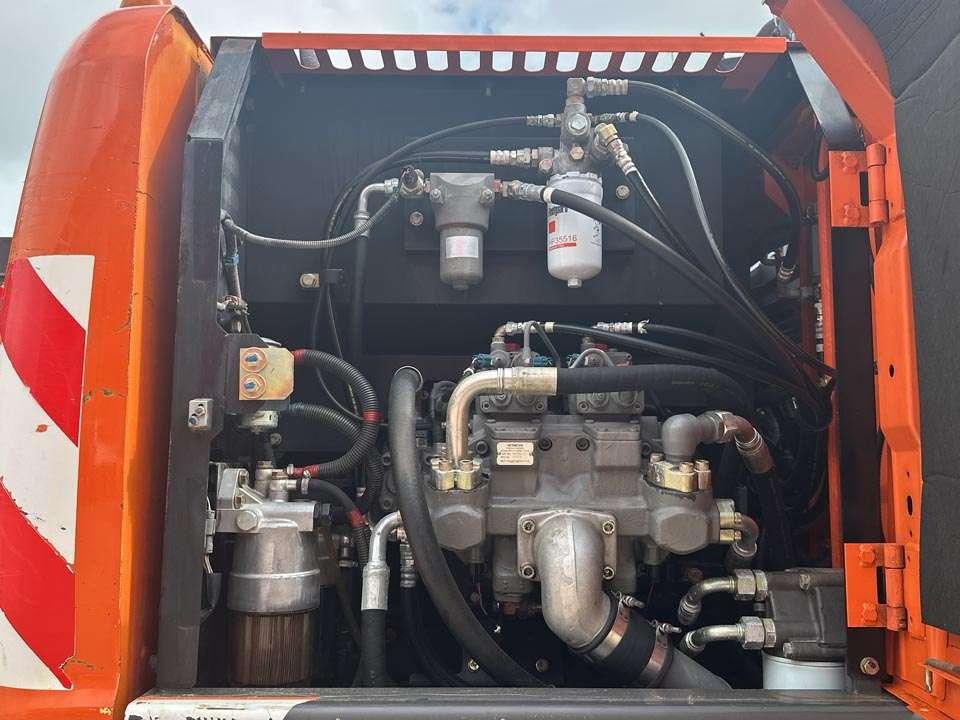 Hitachi ZX140WT-3 Photo 12