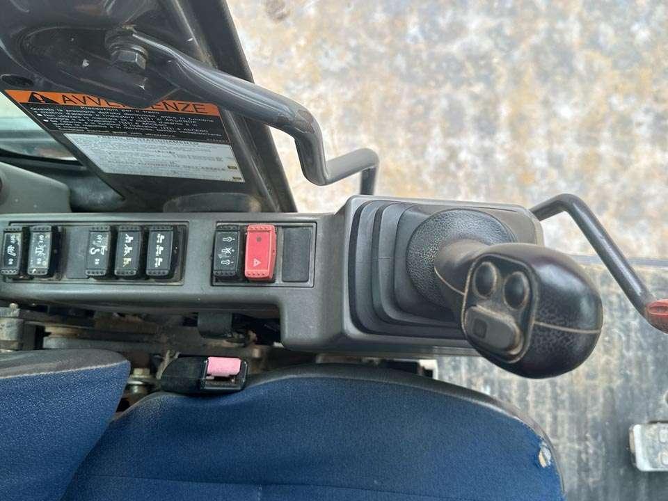 Hitachi ZX140WT-3 Photo 20