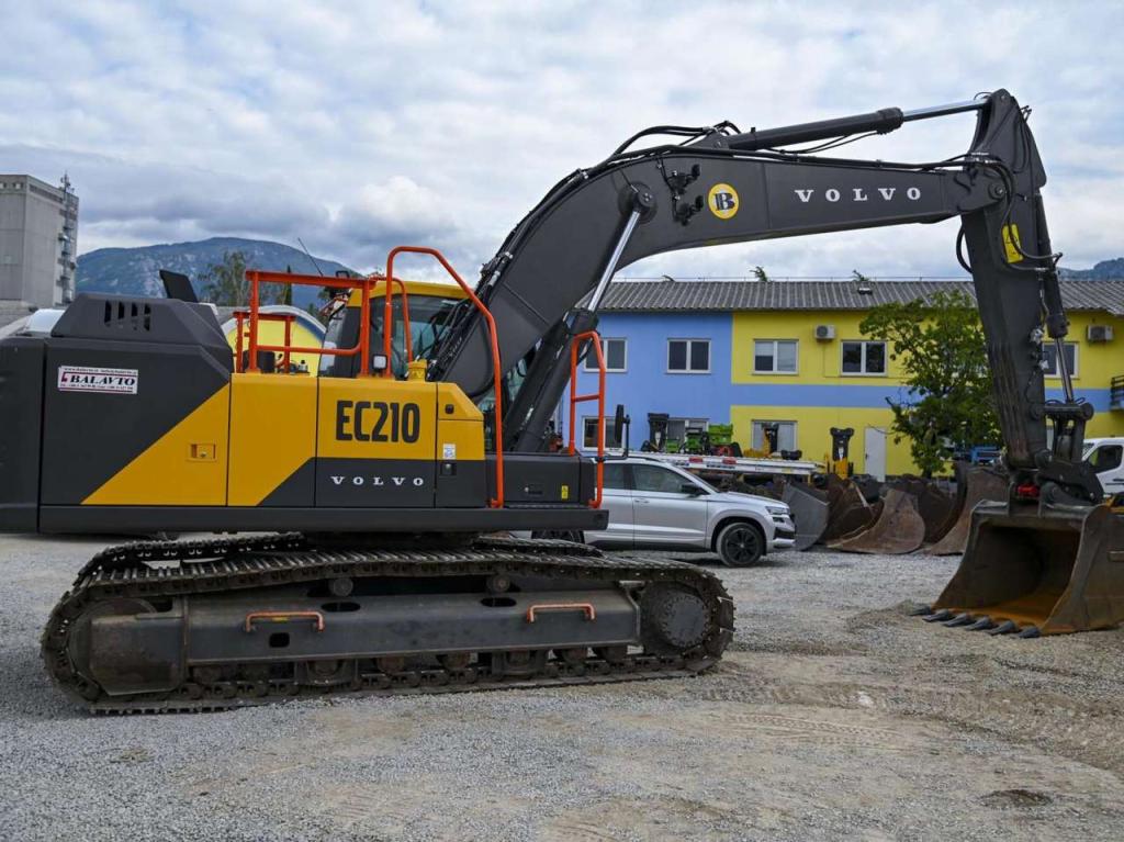 Volvo EC210FNL5 Photo 5