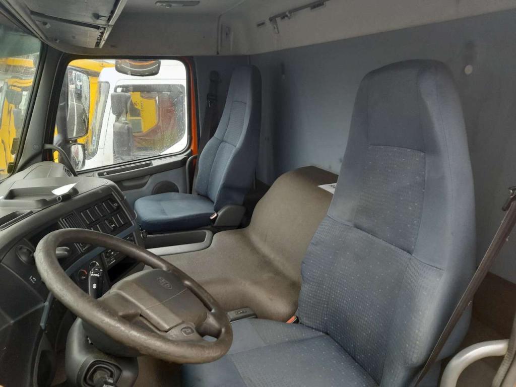 Volvo FM 300 Photo 4