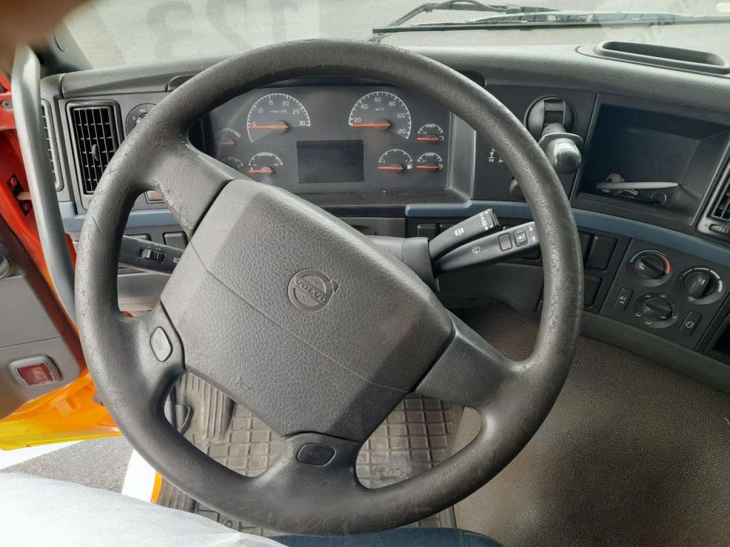 Volvo FM 300 Photo 6