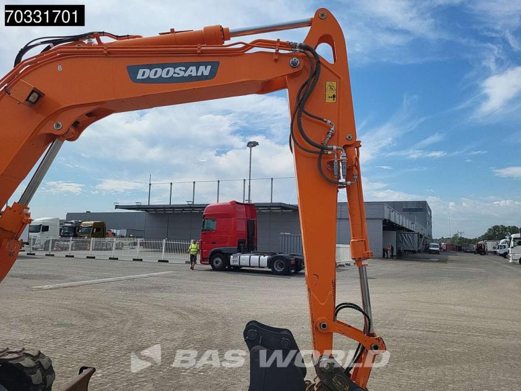 Doosan DX85 R-3 A/C - 2 Buckets Photo 11