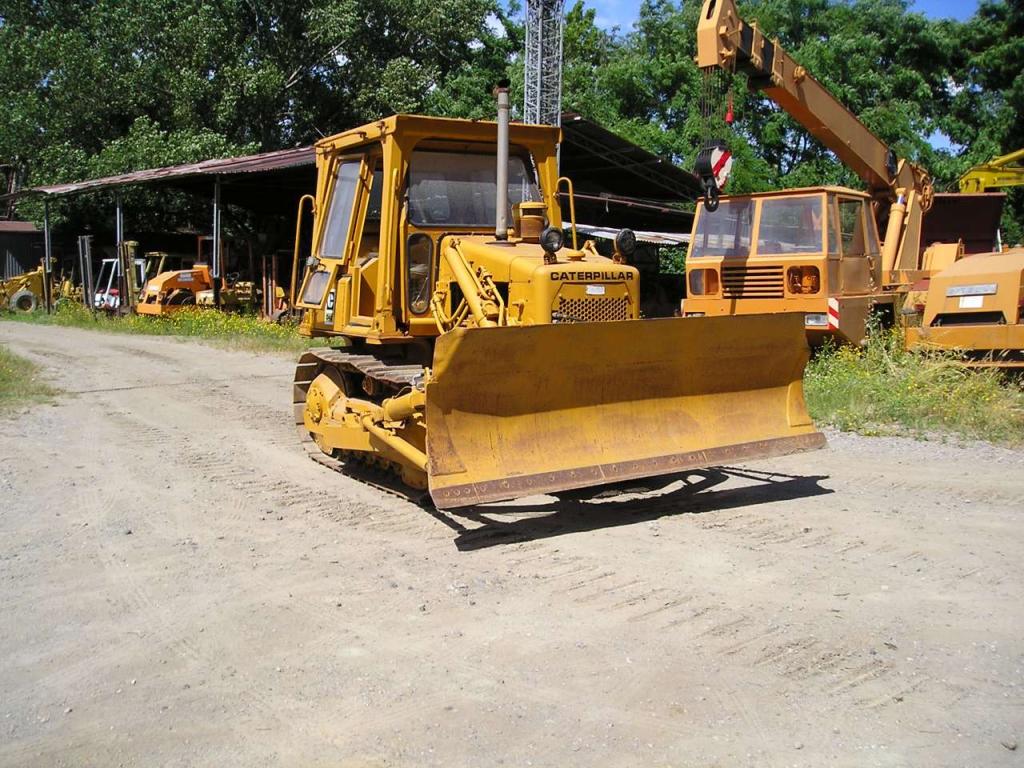 Caterpillar D4 E Photo 4