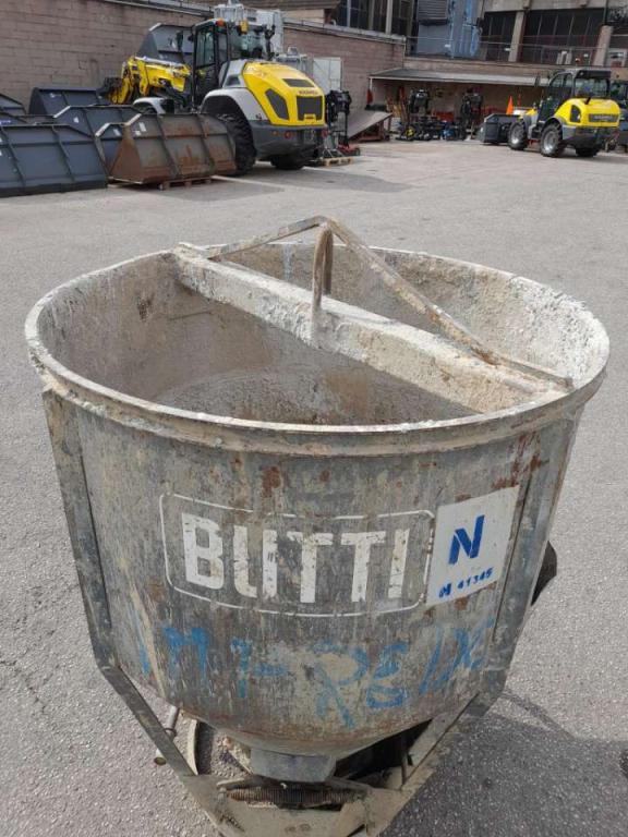 BUTTI Concrete bucket Photo 1