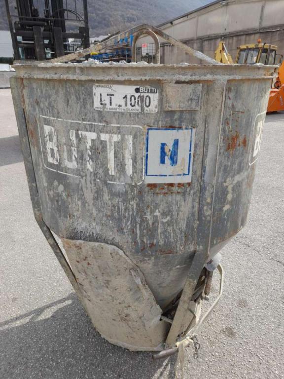 BUTTI Concrete bucket Photo 2