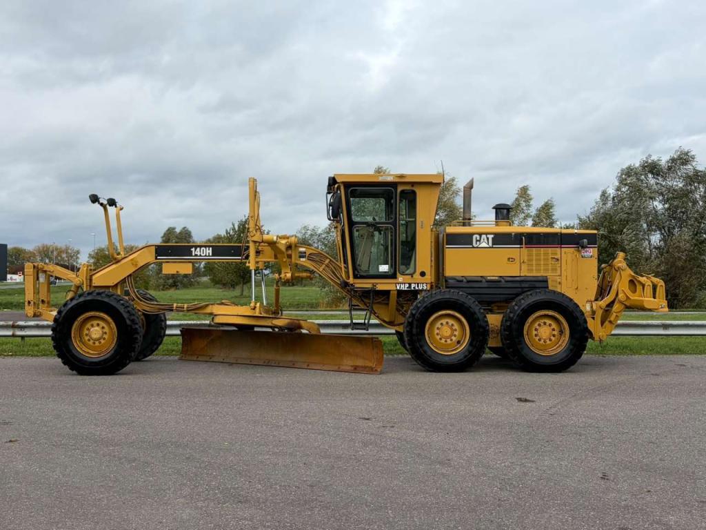 Caterpillar 140H Photo 1