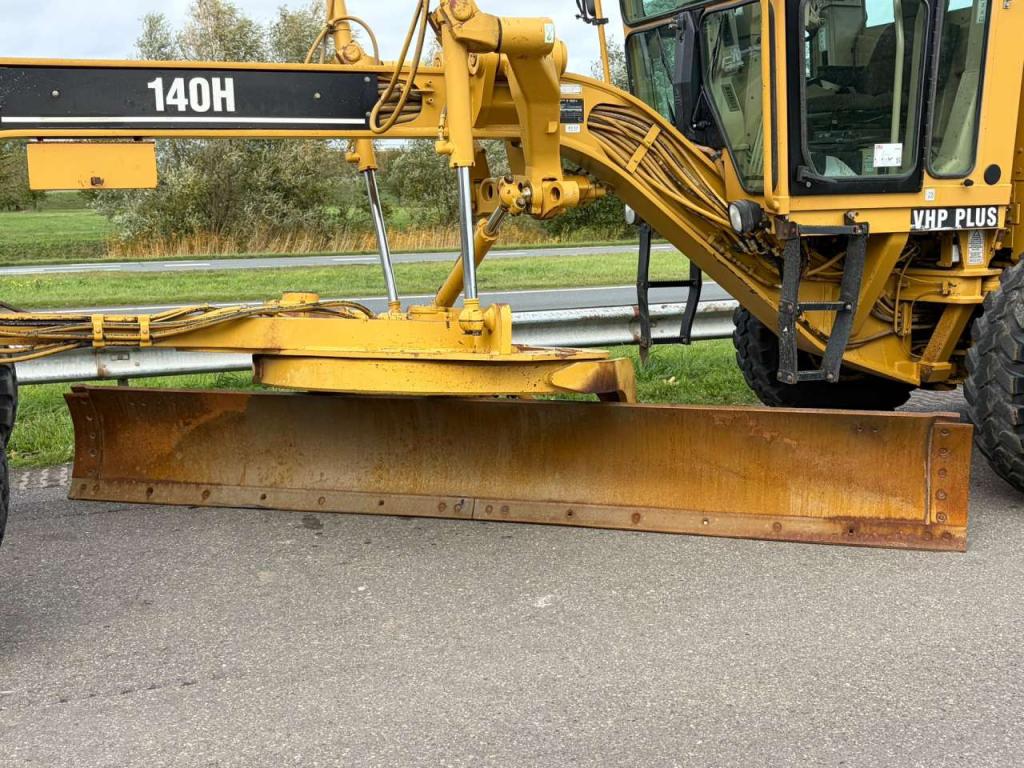 Caterpillar 140H Photo 26