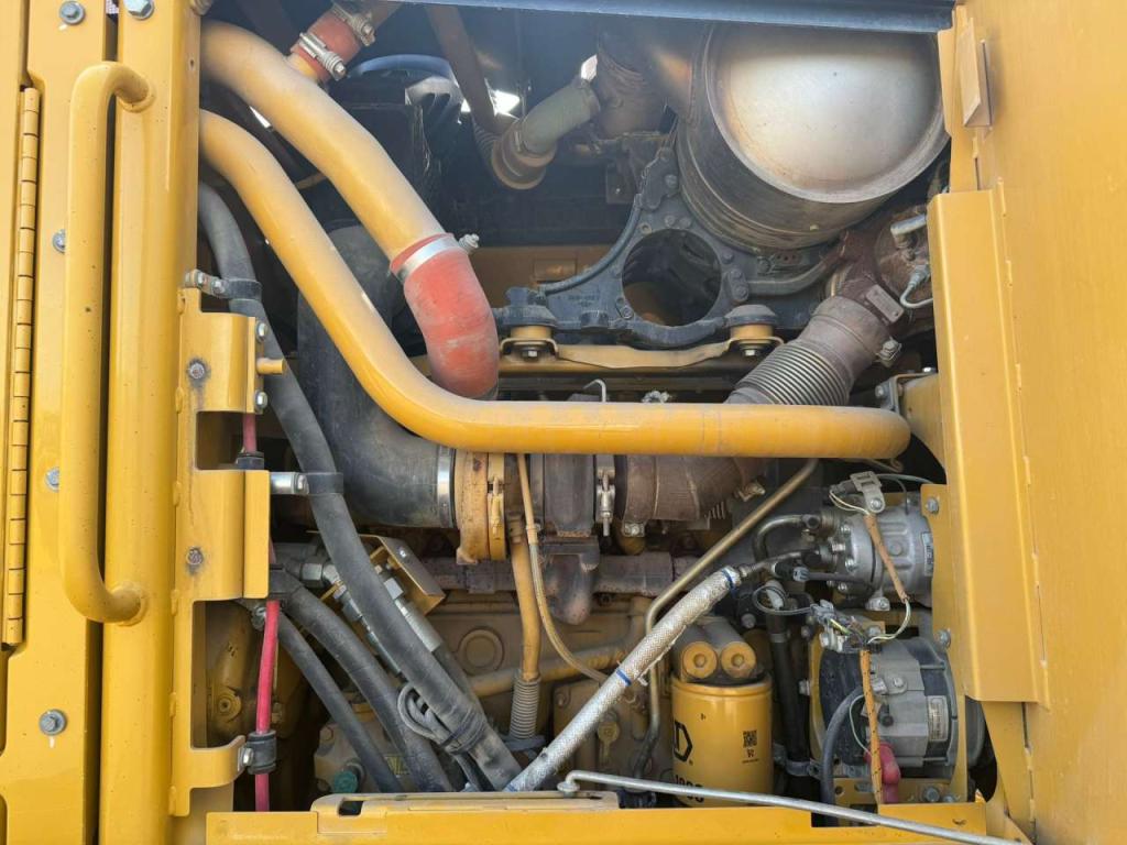 Caterpillar 140M2 AWD Photo 10
