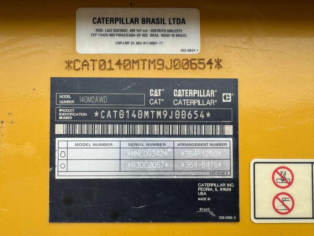 Caterpillar 140M2 AWD Photo 14