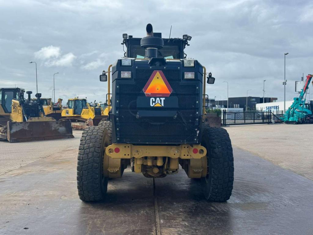 Caterpillar 140M2 AWD Photo 4