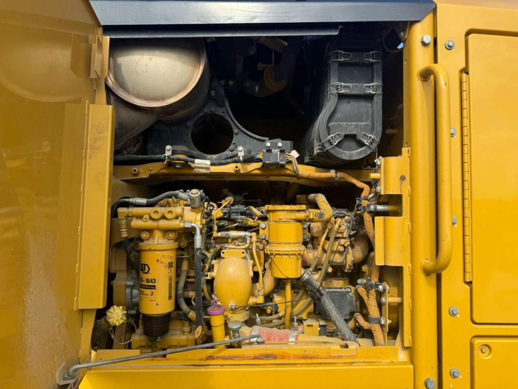 Caterpillar 140M2 AWD Photo 9