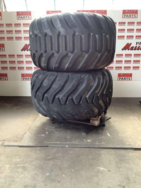 Tire with rim for Bell B20E Photo 2