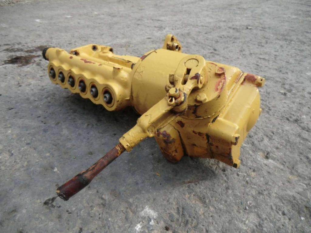 Engine injection pump for Caterpillar D333 Photo 2