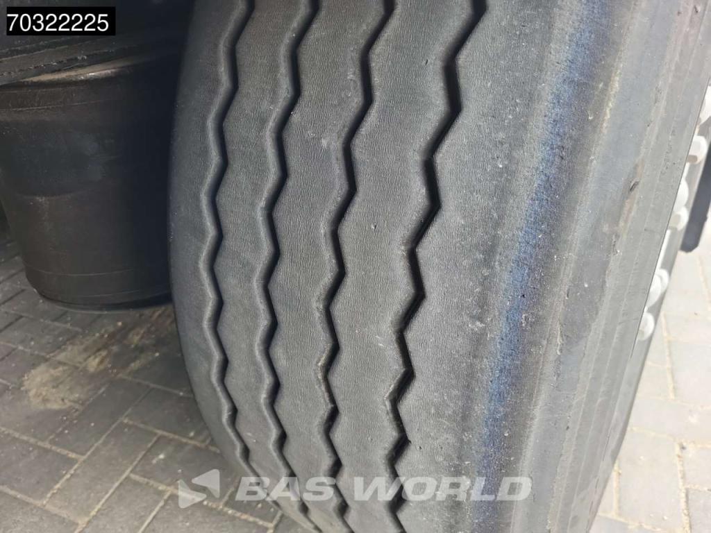 Krone SD Lift Axle Palletkist Anti Vandalism Sliding Roof Photo 22