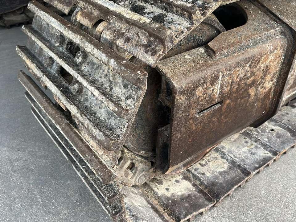 New Holland E 305 C Photo 8