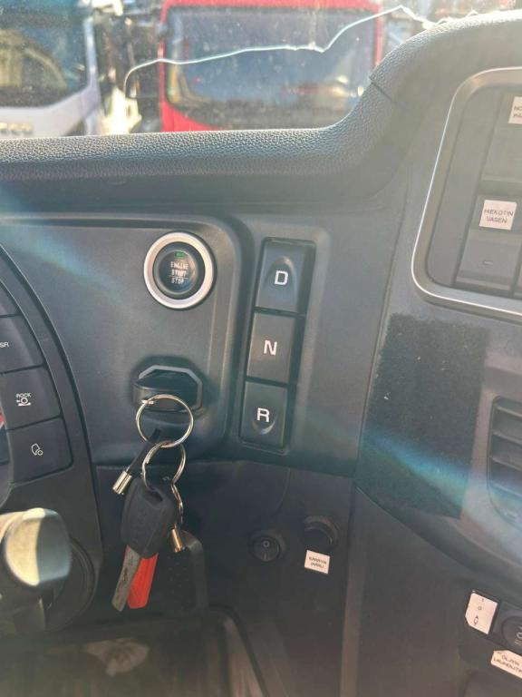 Iveco X-WAY 570 Photo 28