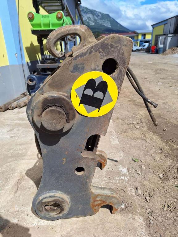 S1 for 20-25 ton excavators Hydraulic quick coupler Photo 1