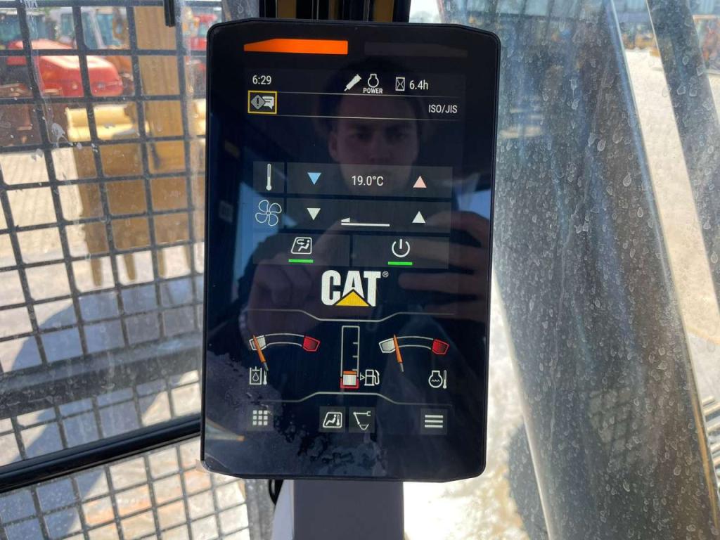 Caterpillar 323D3 Photo 22
