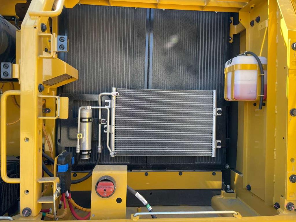 Caterpillar 323D3 Photo 28
