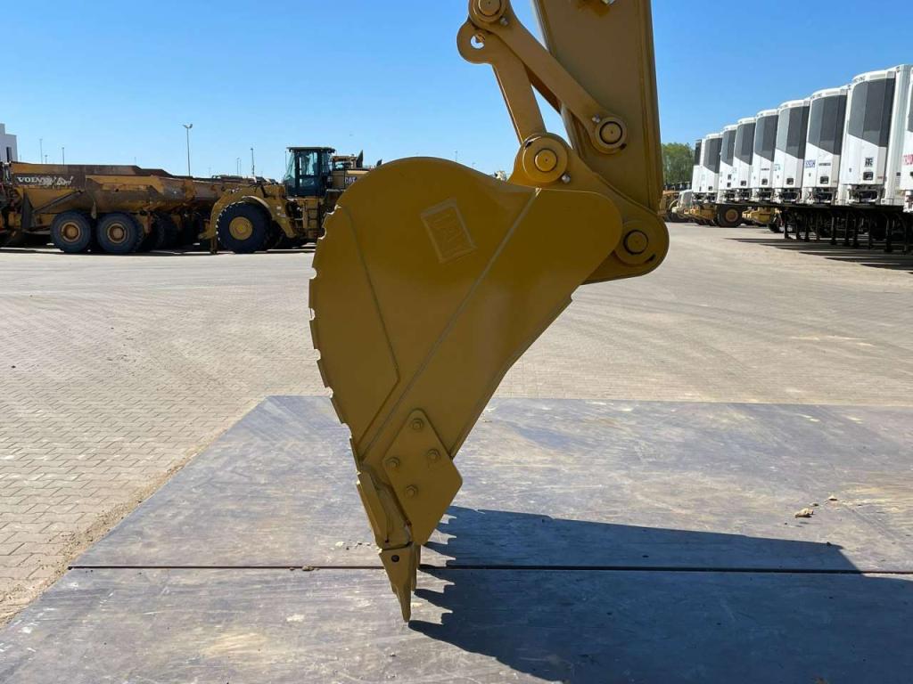 Caterpillar 323D3 Photo 9