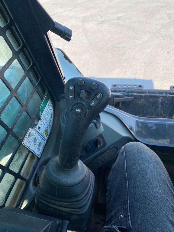 Bobcat T590 Photo 10