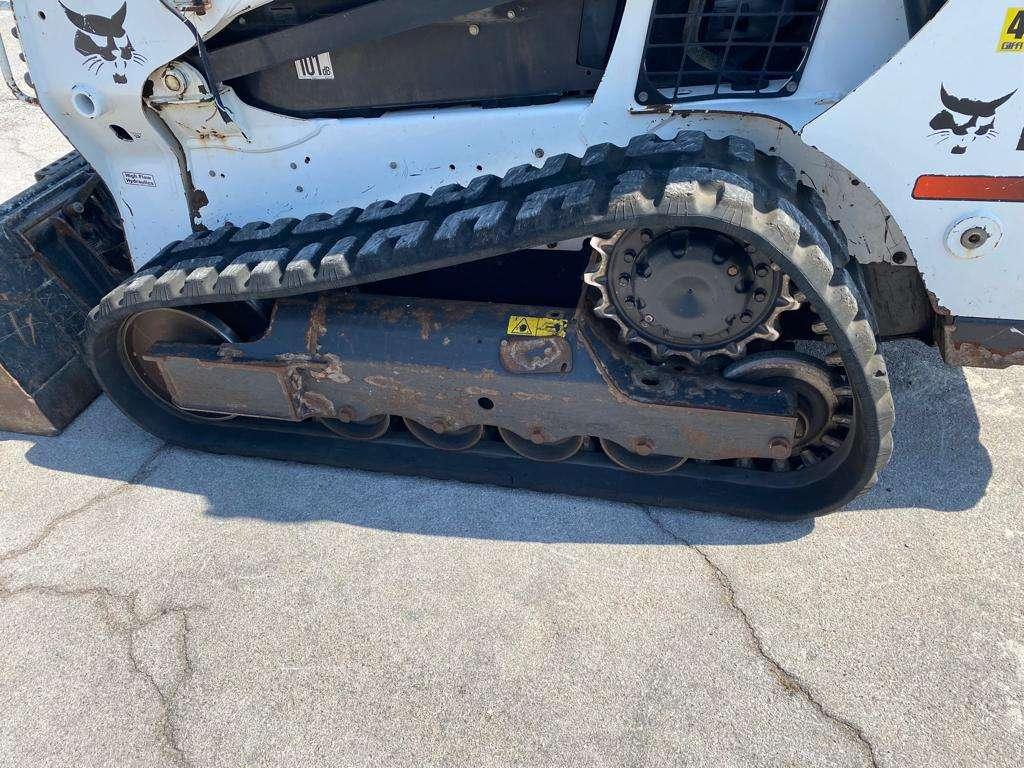 Bobcat T590 Photo 9