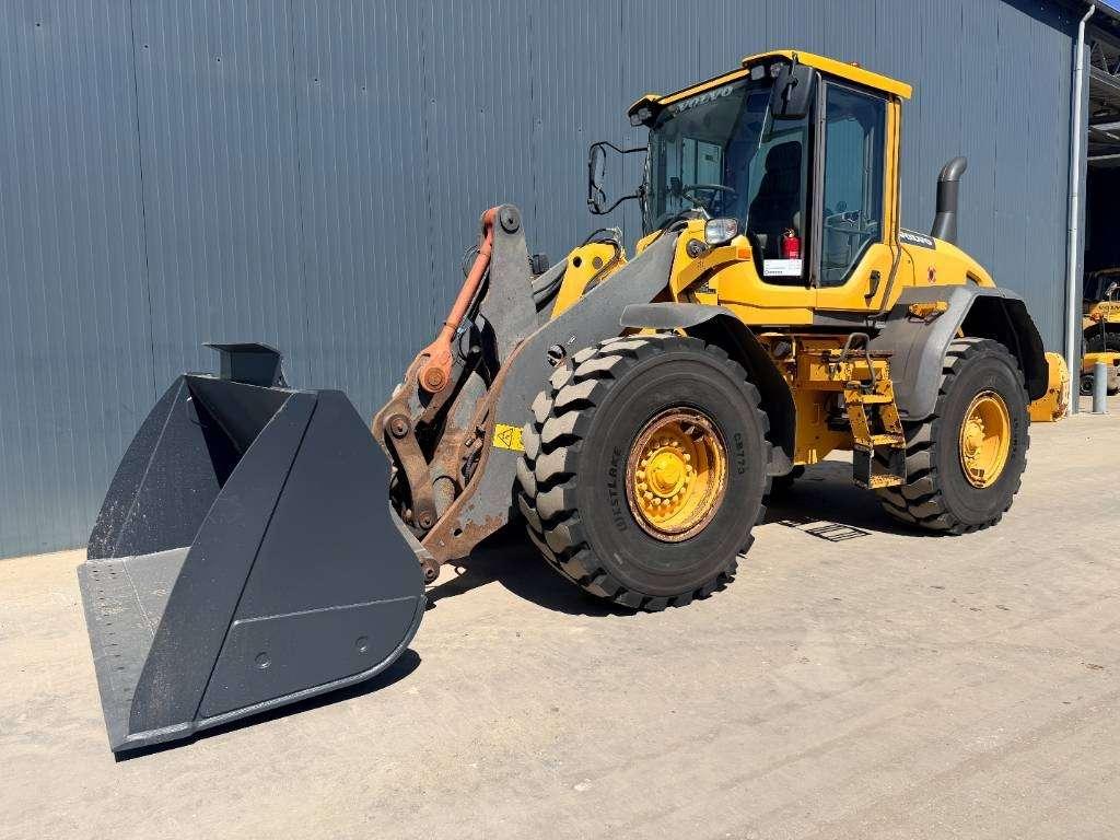Volvo L90G Photo 1