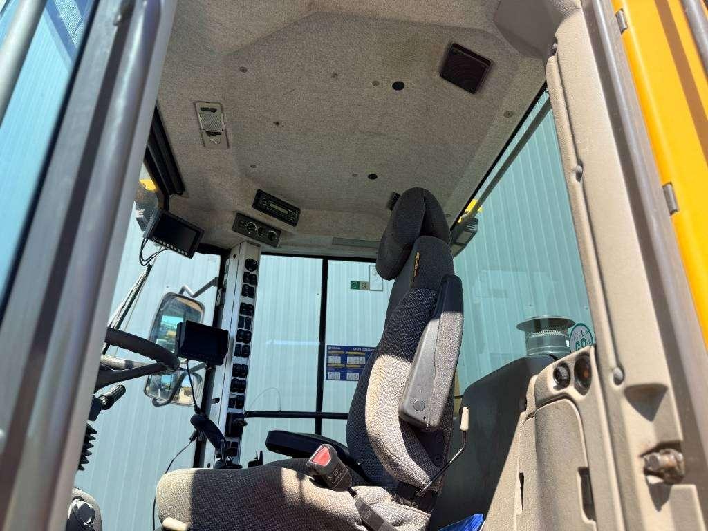 Volvo L90G Photo 17