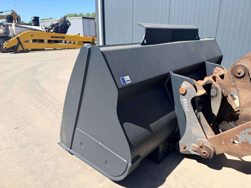 Volvo L90G Photo 22