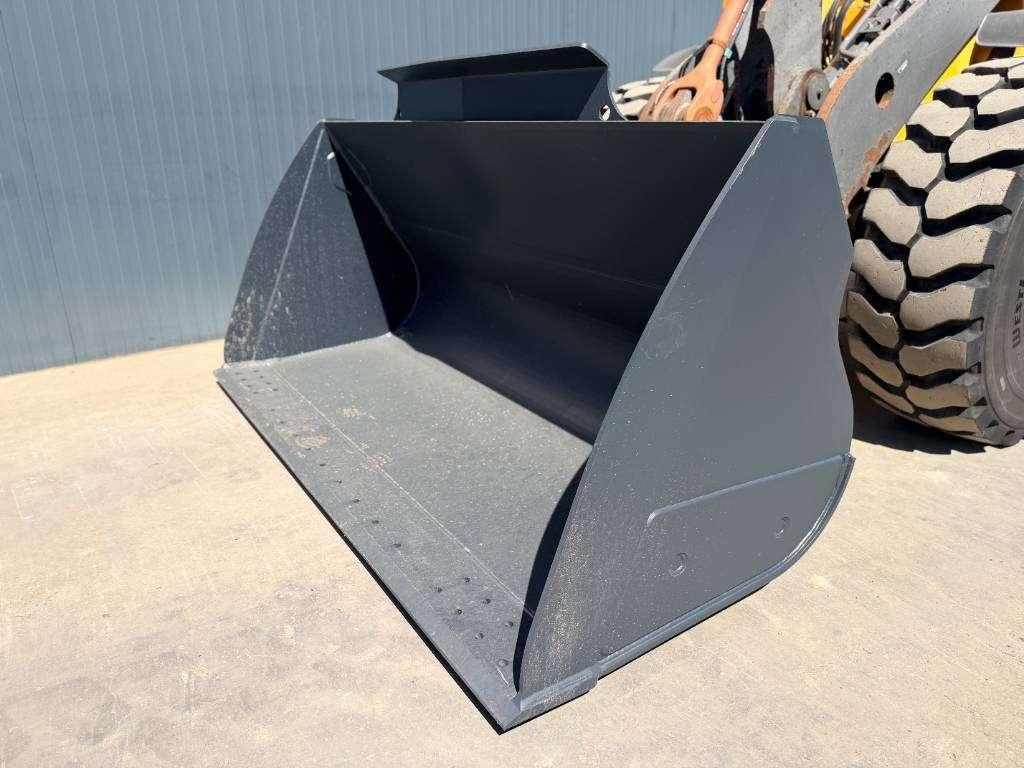 Volvo L90G Photo 25
