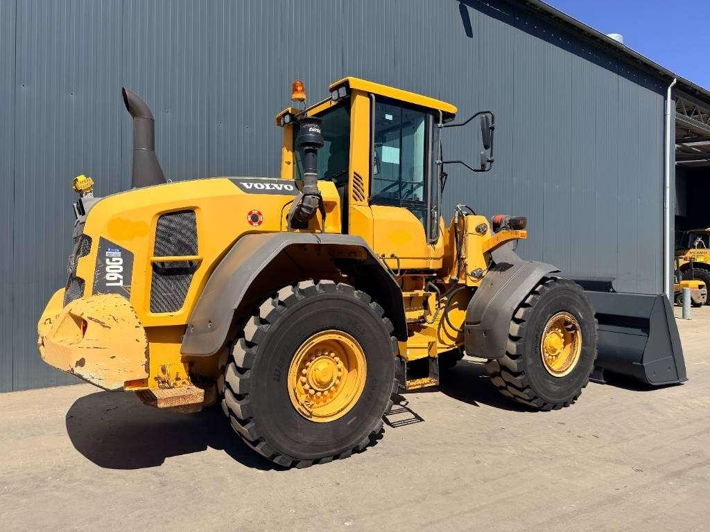 Volvo L90G Photo 4