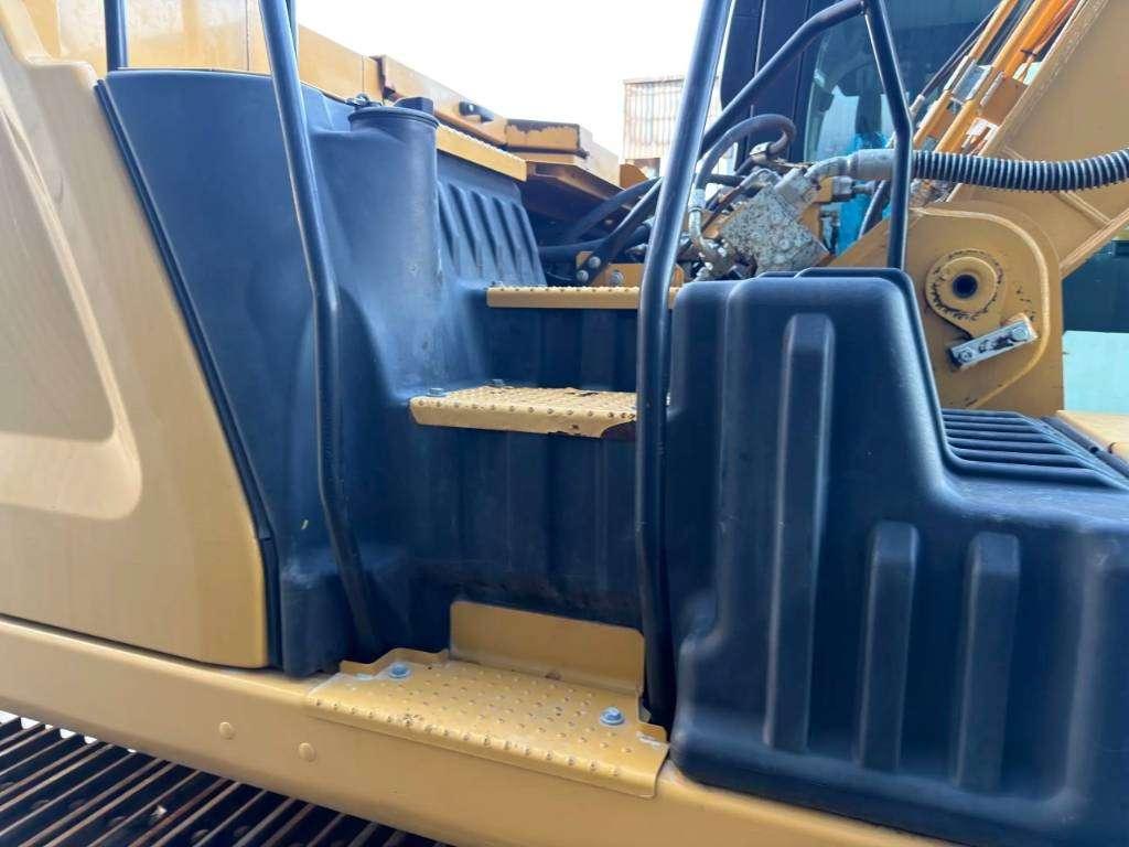 Caterpillar 330 07B Photo 18