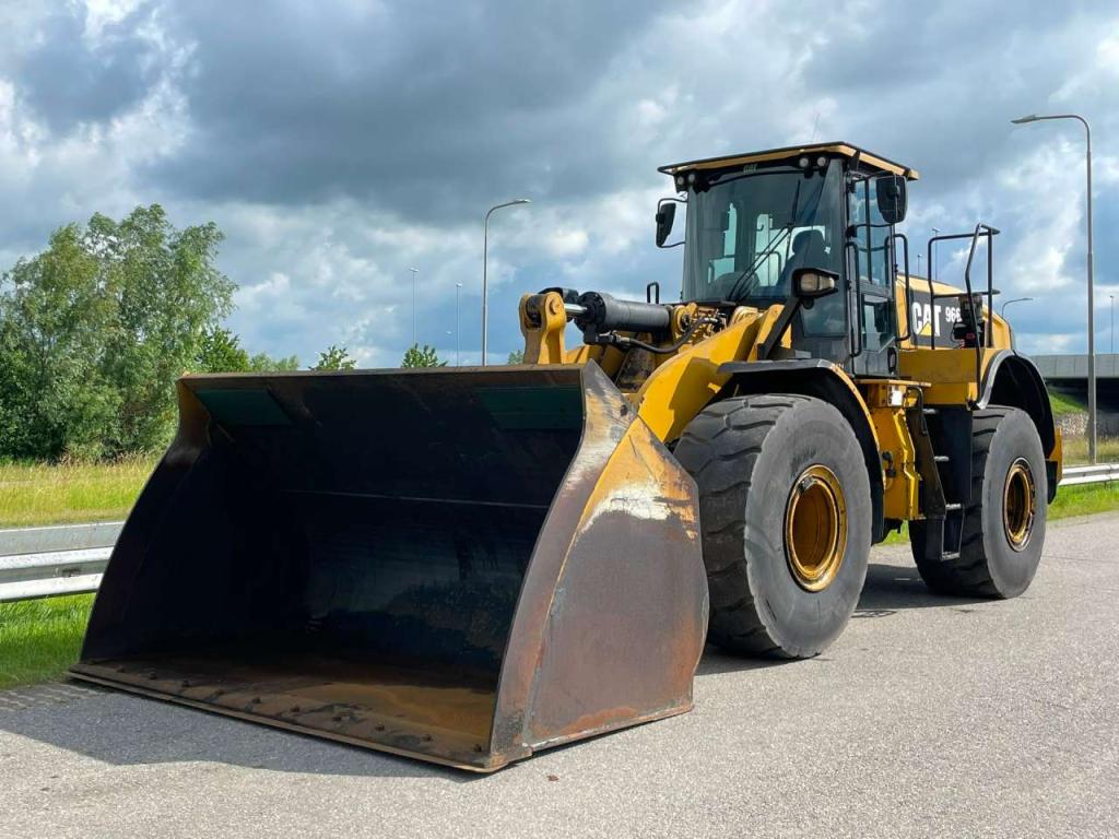 Caterpillar 966M Photo 2
