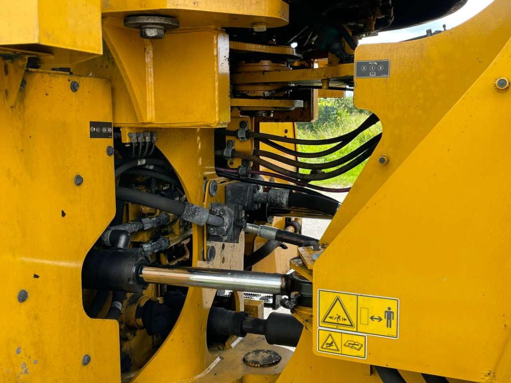 Caterpillar 966M Photo 28