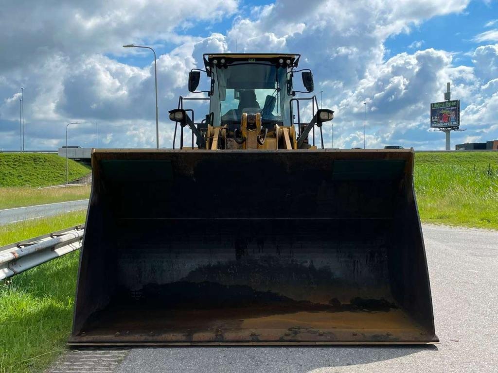 Caterpillar 966M Photo 8