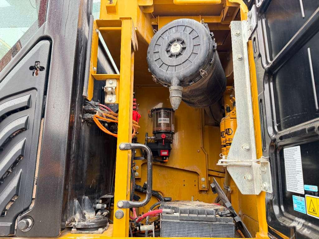 CAT 337FLN - German / OilQuick / Rear + Side Camera Photo 23