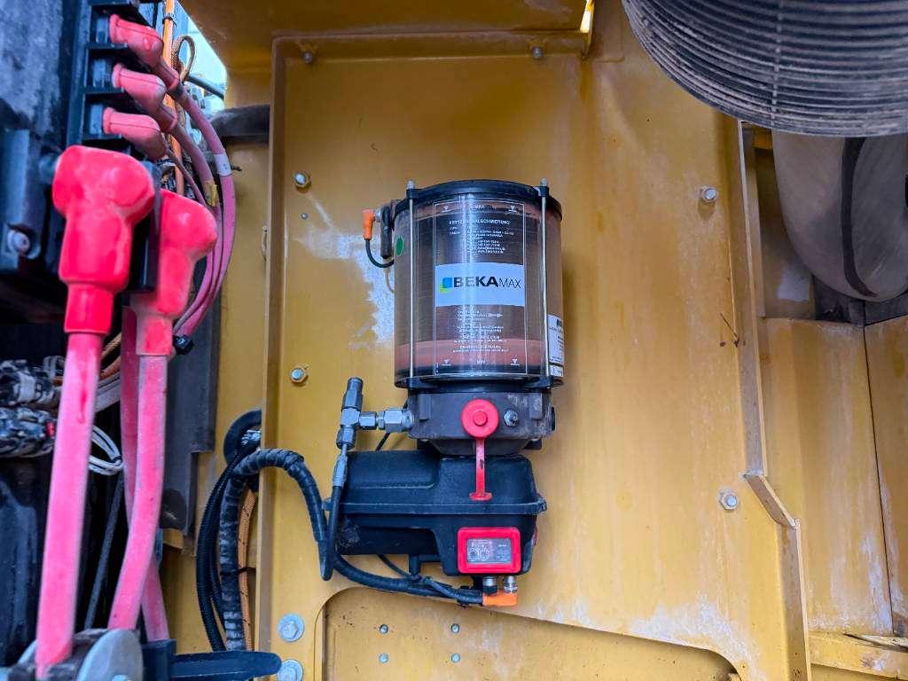 CAT 337FLN - German / OilQuick / Rear + Side Camera Photo 25