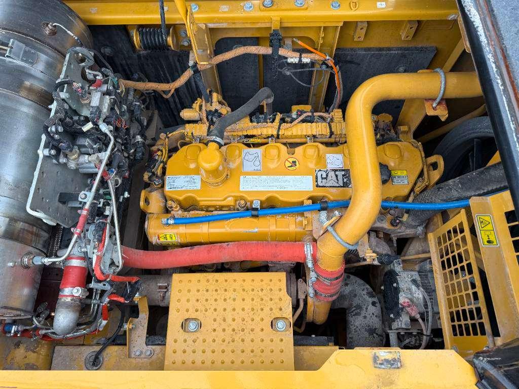 CAT 337FLN - German / OilQuick / Rear + Side Camera Photo 29
