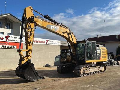 Caterpillar 323FLN sold by Massucco T. Srl