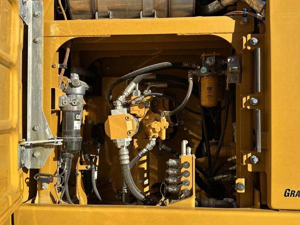 Caterpillar 323FLN Photo 8