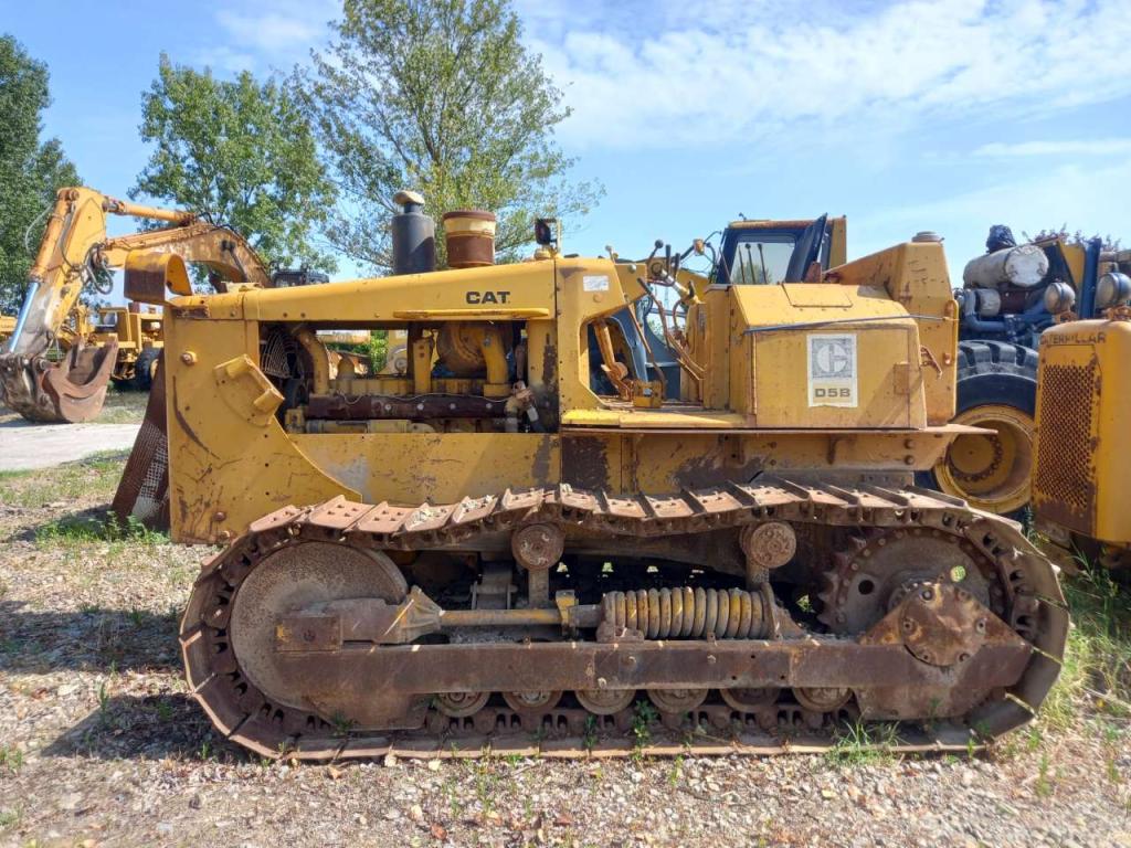 Caterpillar D5B Photo 4